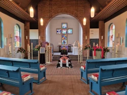 Thumbnail Trauerfeier mit Urne in der Christuskirche