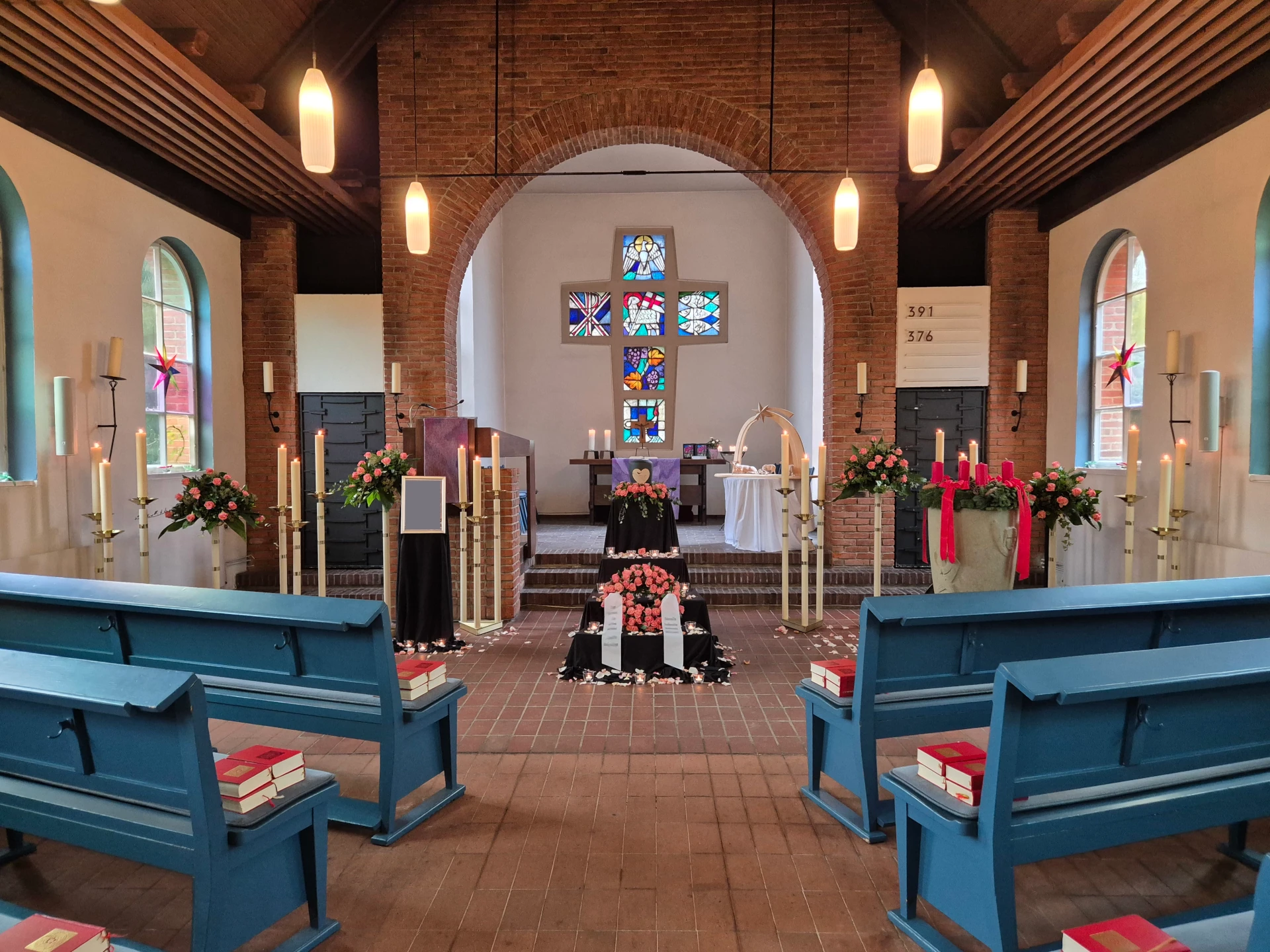 Trauerfeier mit Urne in der Christuskirche